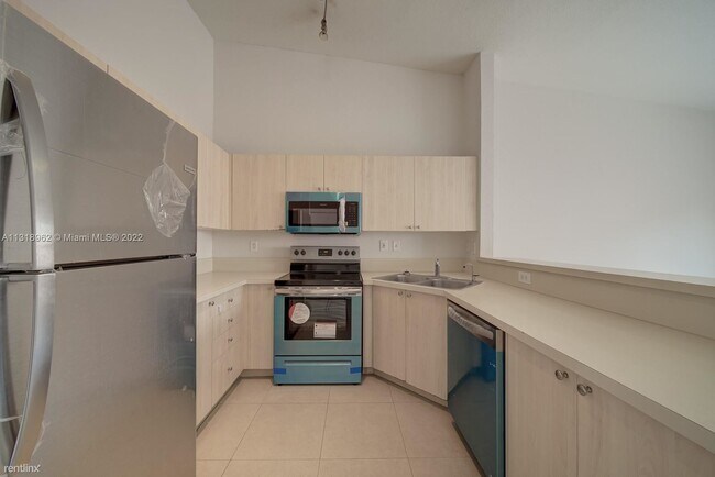 Foto del edificio - 3 br, 2 bath Townhome - Cazadores Sub
