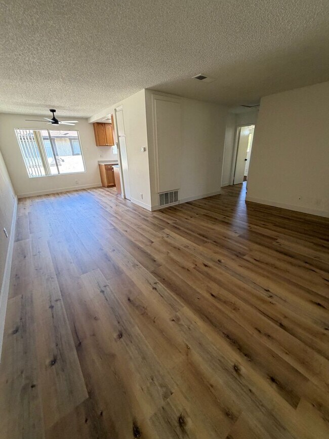 Foto del edificio - 242 Grayson Way