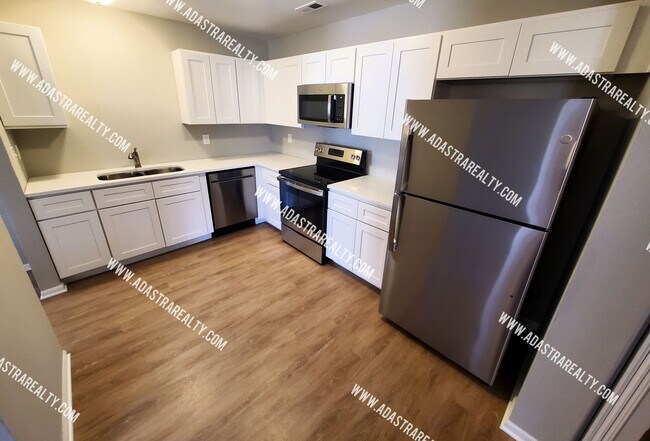 Building Photo - Gorgeous Remodeled Duplex in Baldwin City-Coming SOON!!