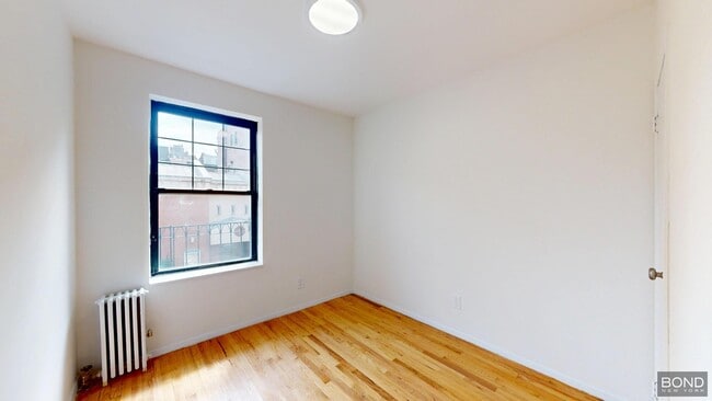 Building Photo - 240 Waverly Pl