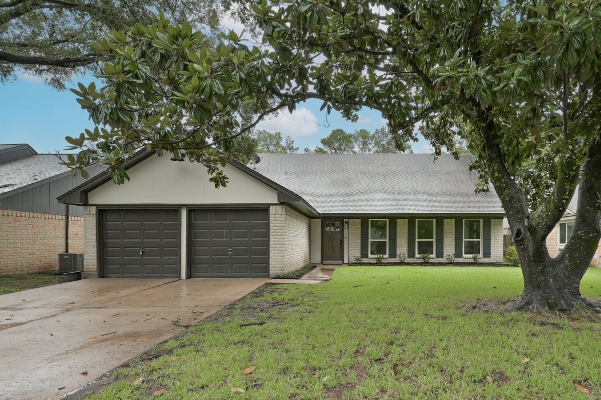 Foto principal - 3526 Indian Forest Dr