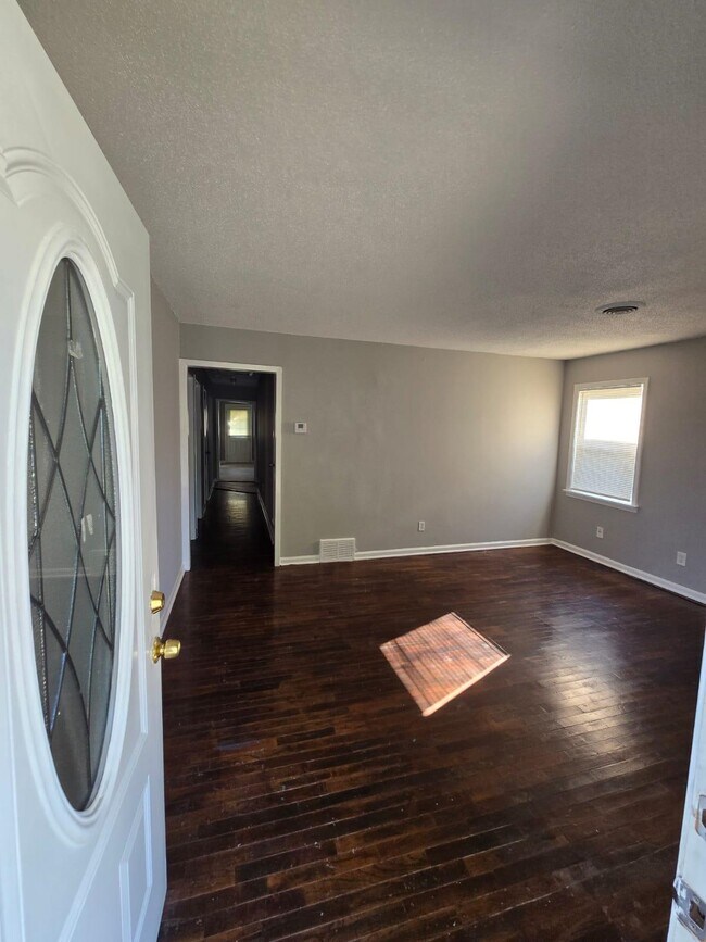 Foto del edificio - 204 Greenlaw Ave