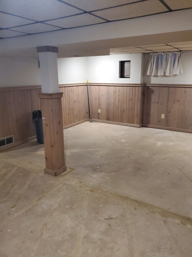 115 N Orchard St, Thiensville, WI 53092 House Rental in Thiensville