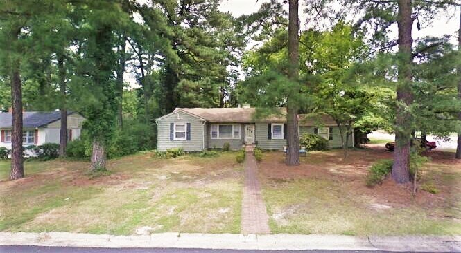Primary Photo - 5900 W Club Ln