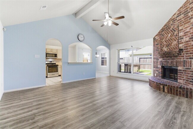 Building Photo - Teal Run Place Court, Fresno, TX 77545 - 4 BR 2 BA single-family home