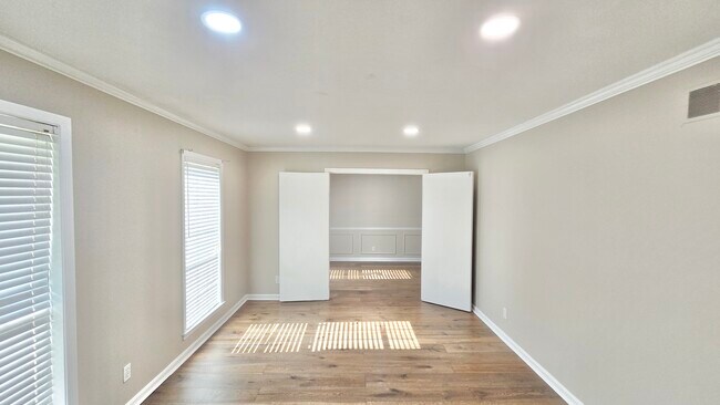 Foto del edificio - 3068 S Mendenhall Rd