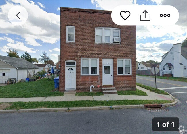 Building Photo - 24 Clum Ave