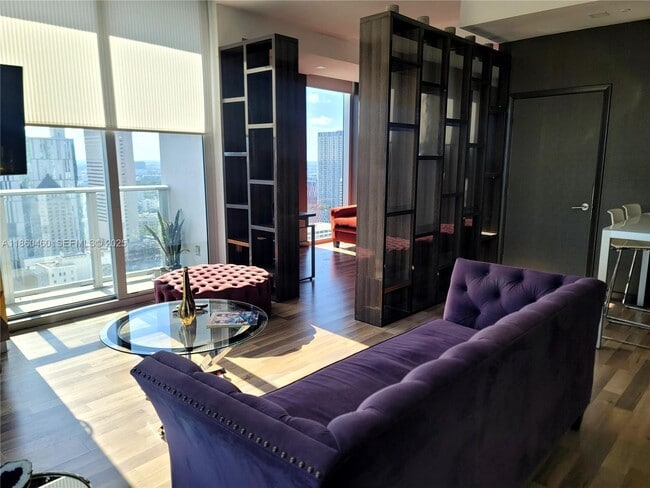 Foto del edificio - 151 SE 1st St