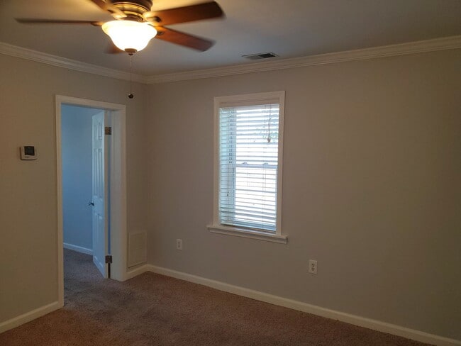 Building Photo - Cozy 1Bd/1Bth Upstairs Apartment in Freder...