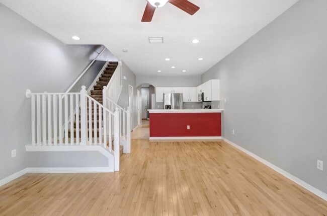 Building Photo - 13137 Kings Crossing Dr