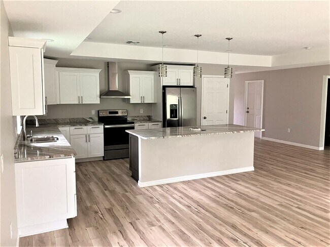 Foto del edificio - BEAUTIFUL! 2000 sq ft 3BR/2BA Home For Rent!