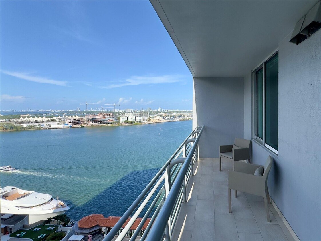 Foto principal - 335 S Biscayne Blvd