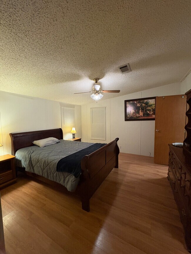 Foto del edificio - 10891 W Whitacre Ln