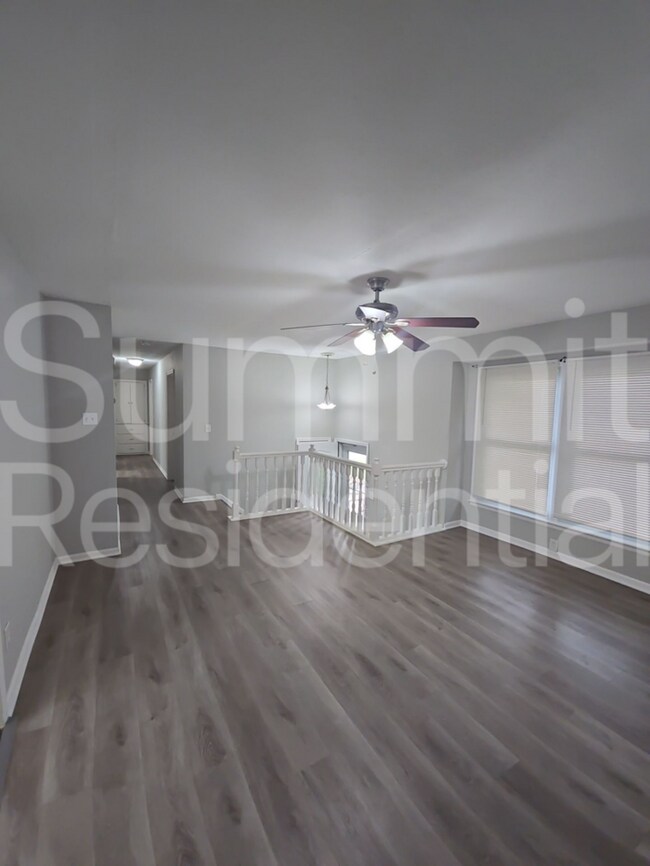 Foto del edificio - 12805 Ewing Ave