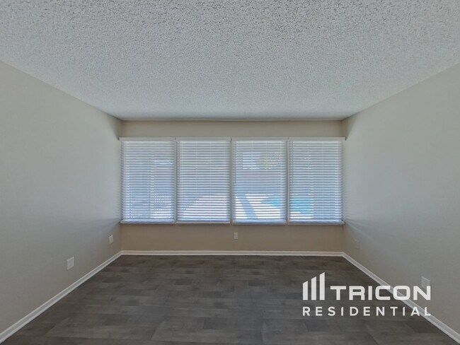 Foto del edificio - 3122 S Rogers