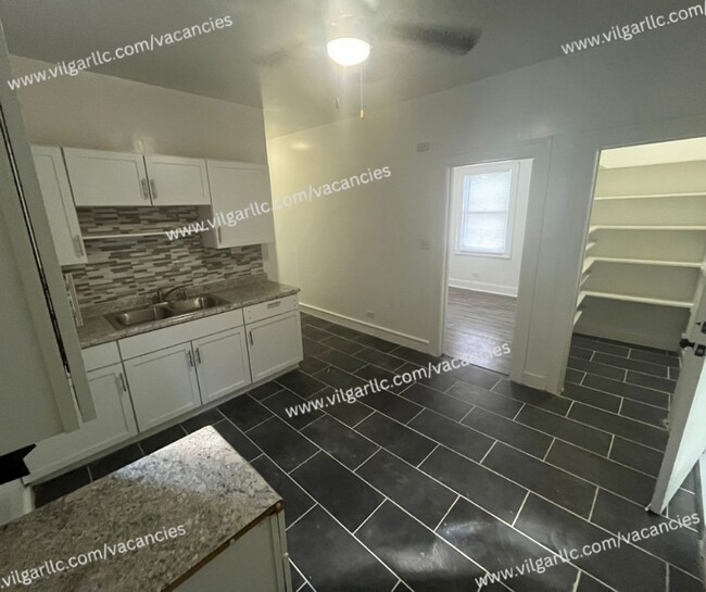 Foto del edificio - 3705 Adams St
