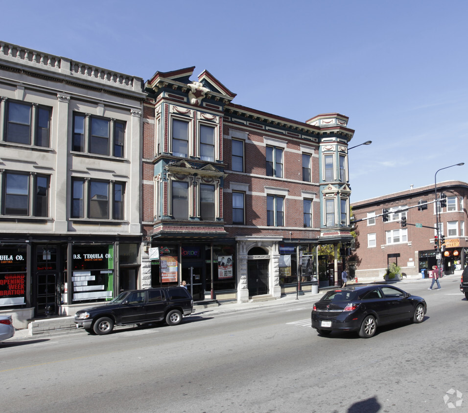 Building Photo - 3354-3356 N Halsted St