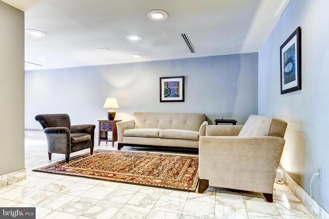 Foto del edificio - 4444 Connecticut Ave NW
