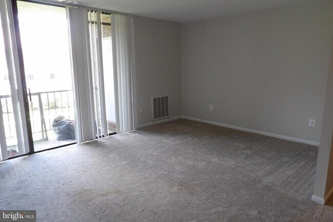 Foto del edificio - 762 Quince Orchard Blvd