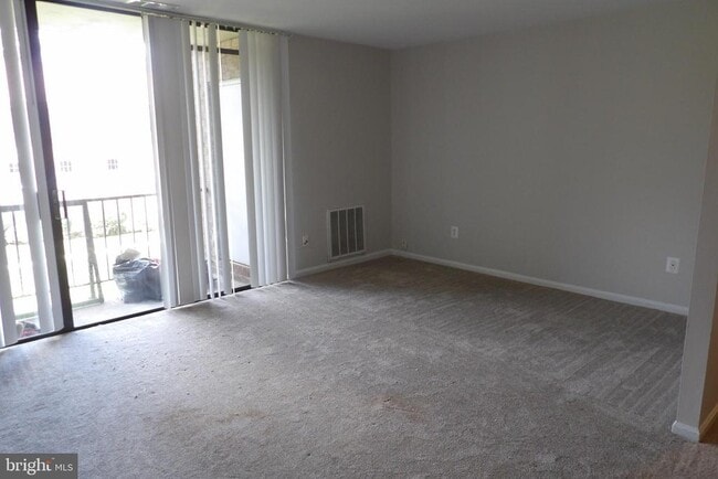 Building Photo - 762 Quince Orchard Blvd