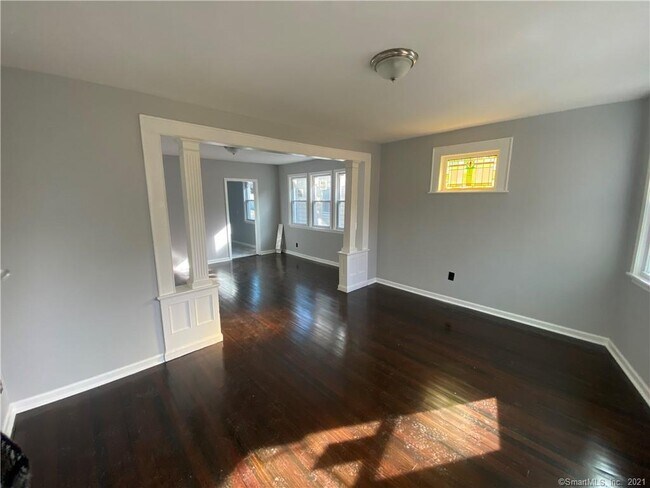Building Photo - 210 Lenox Ave