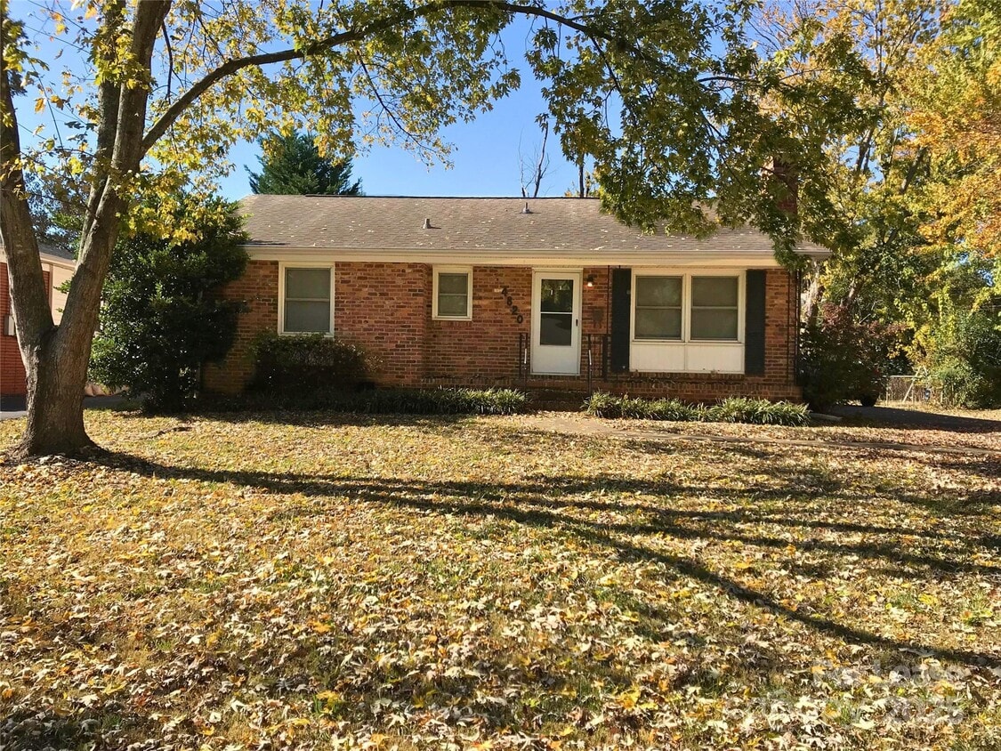 Primary Photo - 4820 Amity Pl