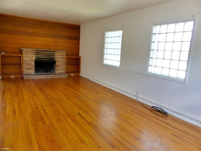 Building Photo - 7 br, 2 bath House - 3015 W Main St 3015 W...