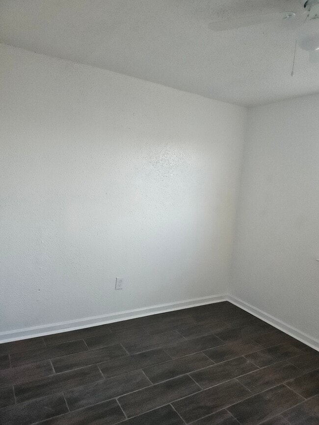 Building Photo - 1113 Scotsdale Dr