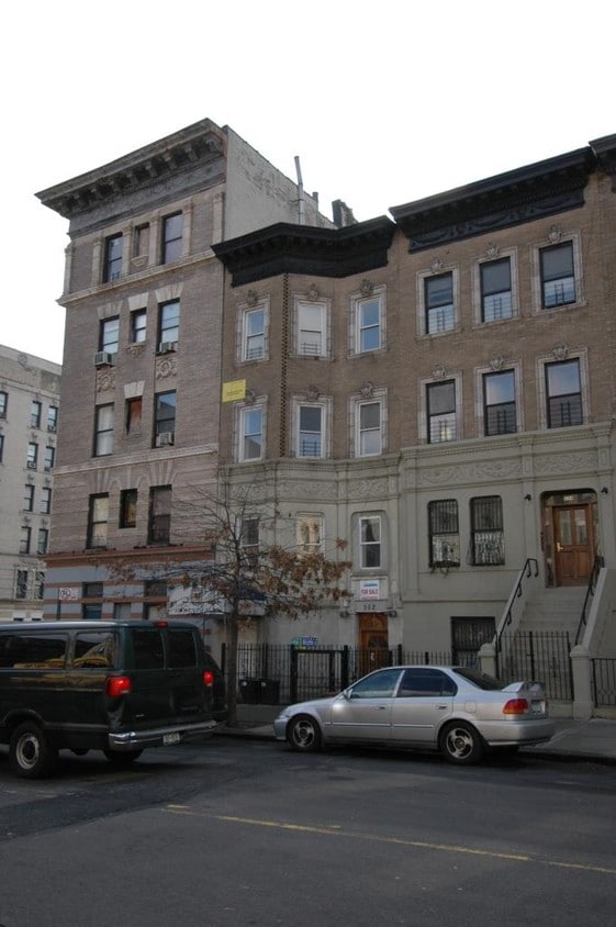 Building Photo - 552 W 183rd St