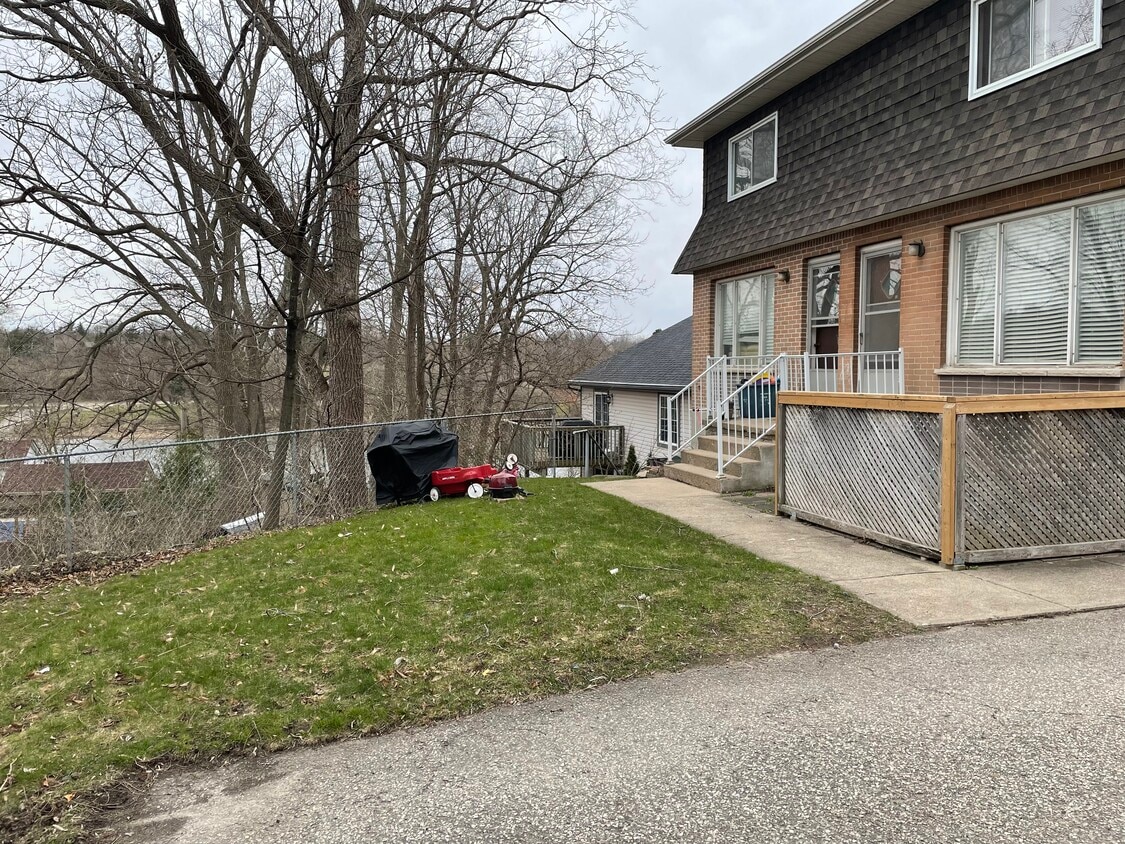 Building Photo - 9 Todd St