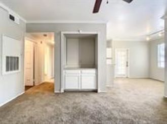 Building Photo - 2558 Robert Trent Jones Dr