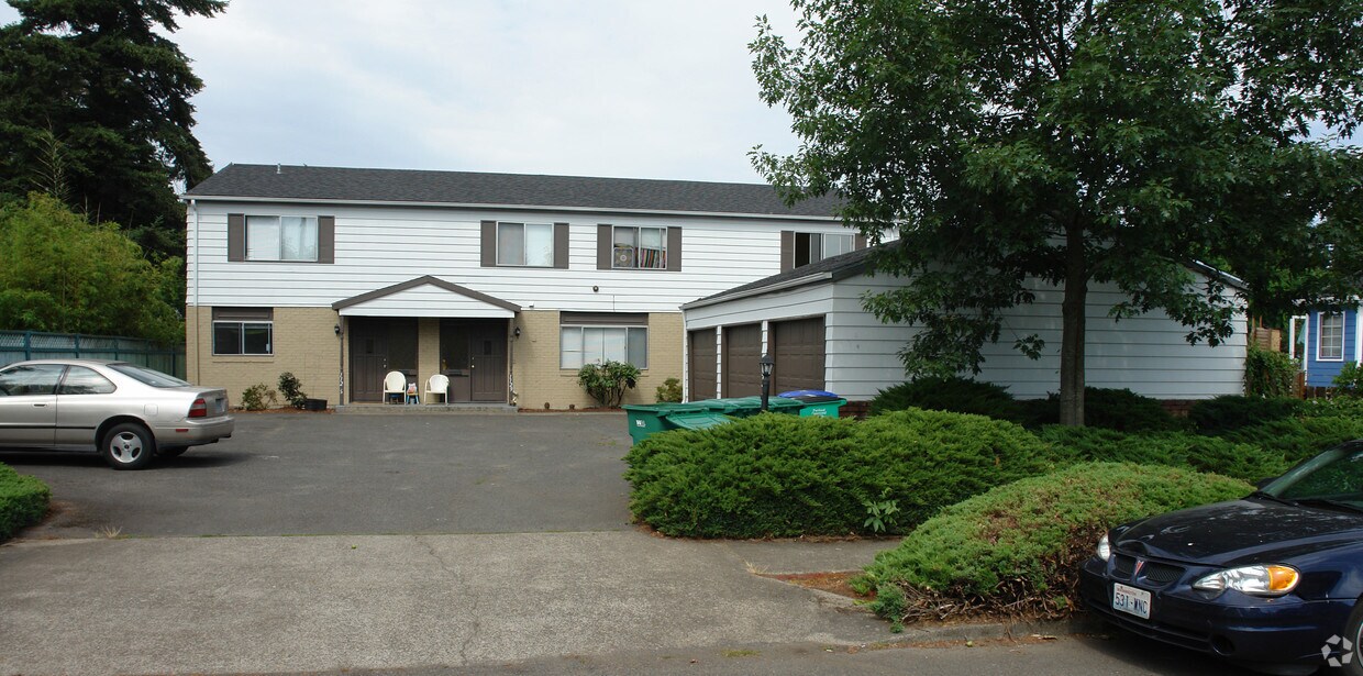 Primary Photo - 1125 NE 69th Ave
