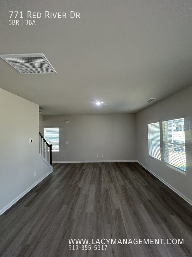 Building Photo - 771 Red River Dr