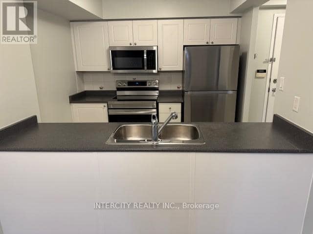 Building Photo - 250 Pine Grove Rd