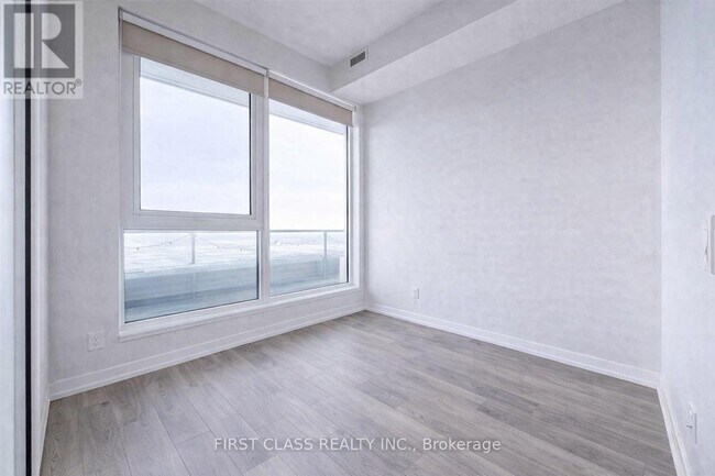 Building Photo - 898 Portage Pkwy