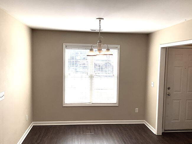 Foto del edificio - 4004 Pearl Rd
