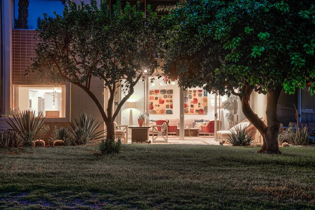 Building Photo - 523 Desert Lakes Dr