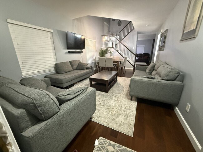 Building Photo - 689 Shannon Dr