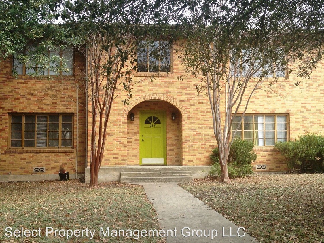 Primary Photo - 2 br, 1 bath Apartment - 235 Natalen