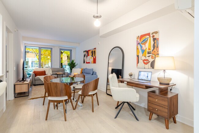 Photo du bâtiment - 1200 Rue Mackay
