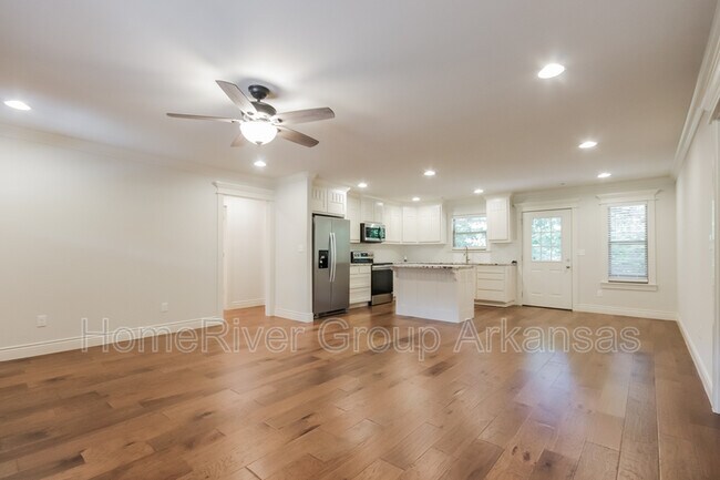 Building Photo - 7 Kinross Dr