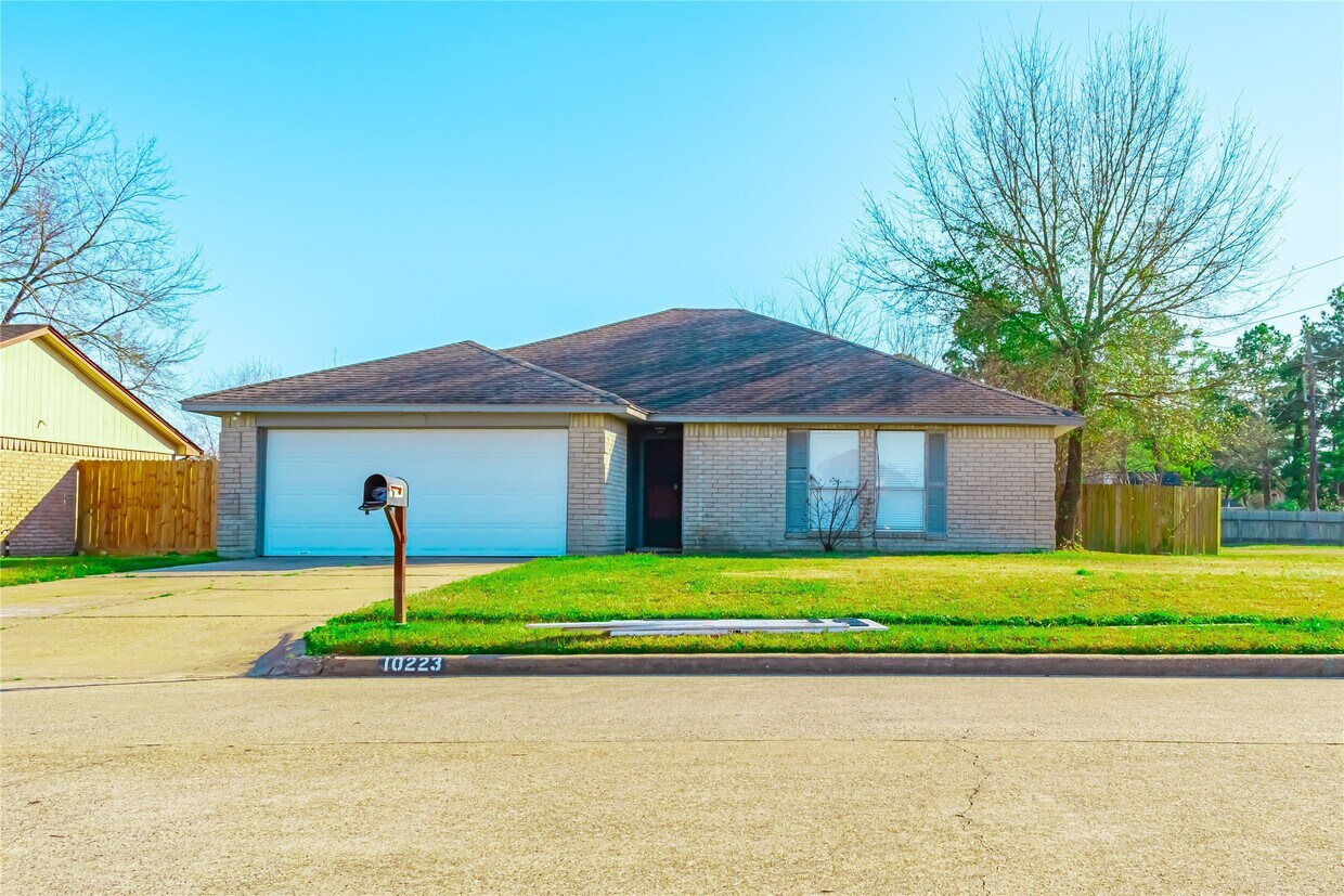 Foto principal - 10223 Appleridge Dr
