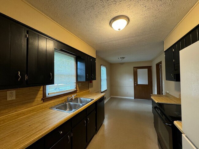 Foto del edificio - 3224 Lake Monroe Rd