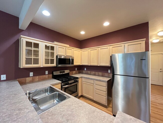 Foto del edificio - Charming West Portland Park 3 Bed + Den 2....