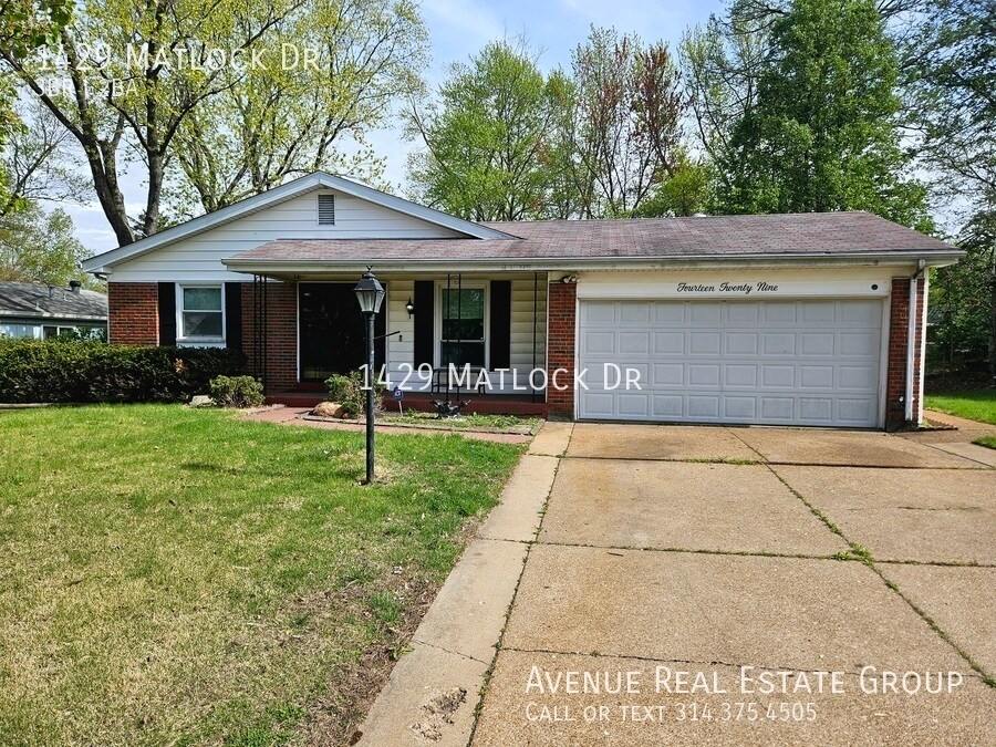 Primary Photo - Fabulous Ranch Home!