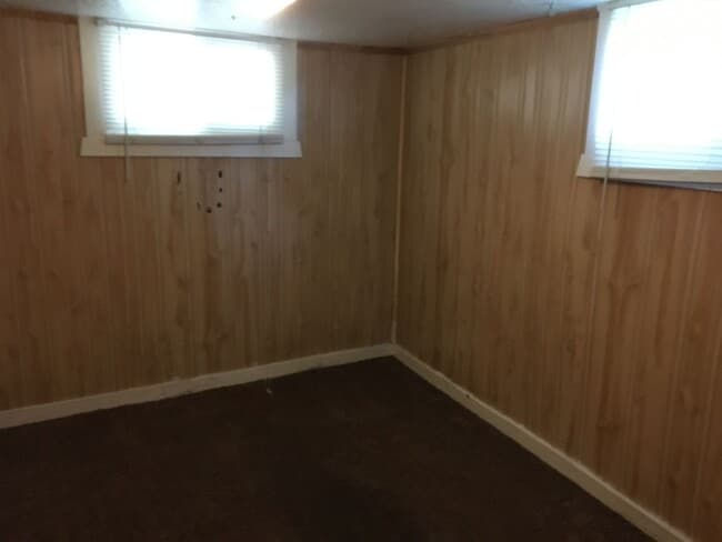 Foto del edificio - This adorable 4 bedroom 1 bath house! Pet Friendly! Will be available in February!