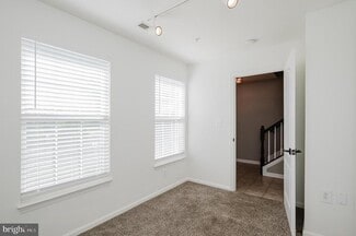 Building Photo - 557 Rhapsody Ct