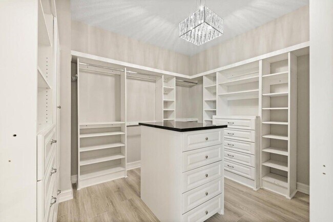 Foto del edificio - 14174 Paverstone Terrace