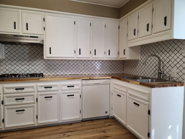 Foto del edificio - Great Cottage Style Rental!