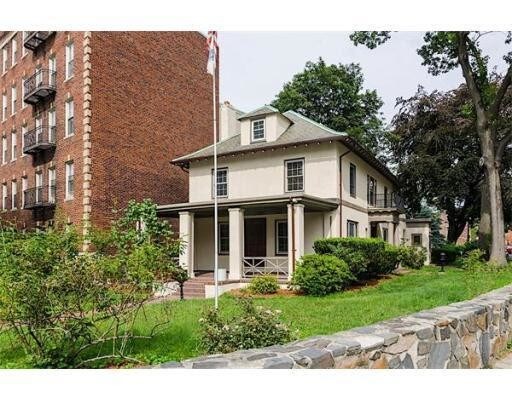 Foto del edificio - 1860 Commonwealth Ave